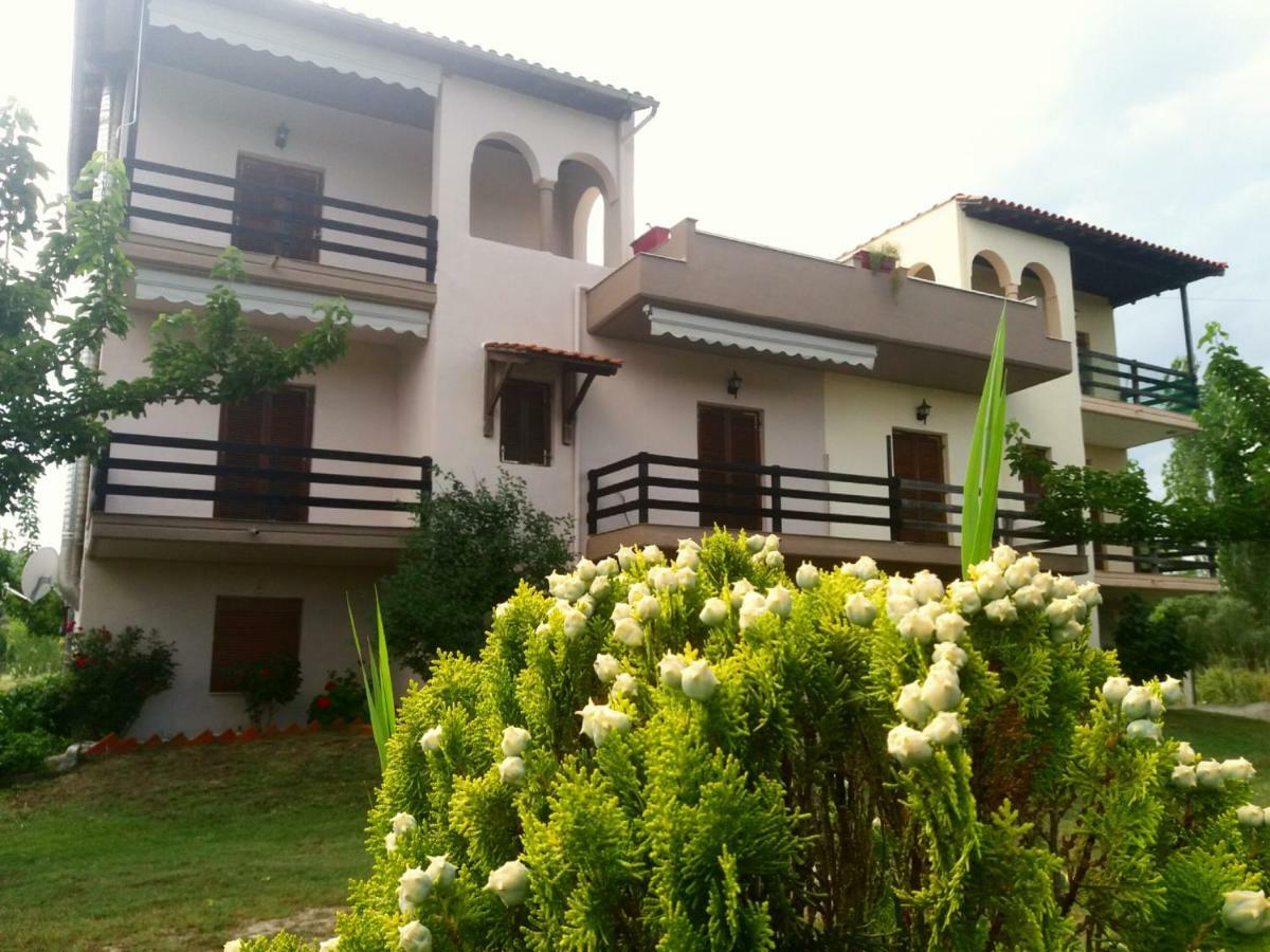 Athina Vourvourou Apartments Bagian luar foto